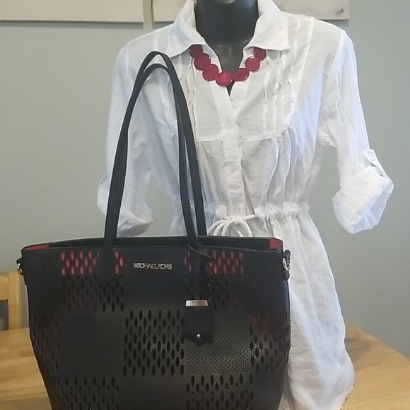 White tunic top - Picture 3 of 8